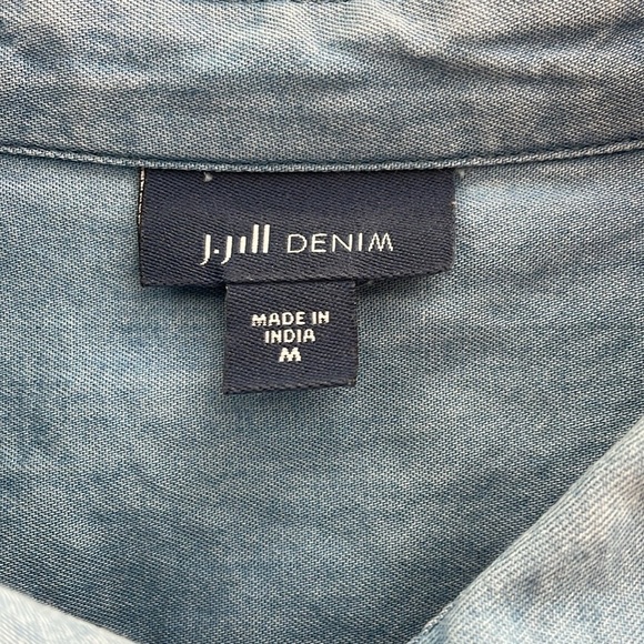 J Jill Embroidered Chambray Denim Button Down Tunic Top Women’s Size Medium - Picture 5 of 6